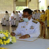 พิธีทำบุญตักบาตรและพิธีลงนามถวายพระพรชัยมงคล เนื่องในโอกาสวันเฉลิมพระชนมพรรษา พระบาทสมเด็จพระเจ้าอยู่หัว รัชกาลที่ ๑๐