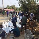 เทศบาลตำบลแม่อายร่วมกับประชาชนบ้านโห้งหลวง ร่วมกันพัฒนาฝายกลางบ้าน หมู่ที่ 7 ตำบลแม่อาย