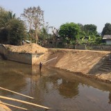 เทศบาลตำบลแม่อายร่วมกับประชาชนบ้านโห้งหลวง ร่วมกันพัฒนาฝายกลางบ้าน หมู่ที่ 7 ตำบลแม่อาย