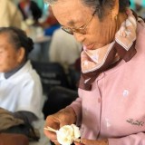 โครงการส่งเสริมการฝึกอาชีพให้ผู้สูงอายุ การทำดอกไม้จันทน์-การจักสานไม้ไผ่ ประจำปีงบประมาณ พ.ศ. ๒๕๖๓